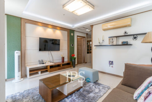 2 Bedroom Condo For Rent - De Castle Royal