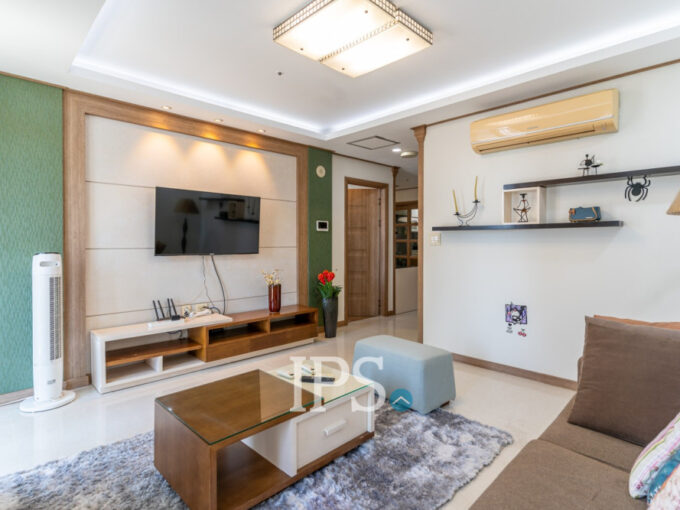 2 Bedroom Condo For Rent - De Castle Royal