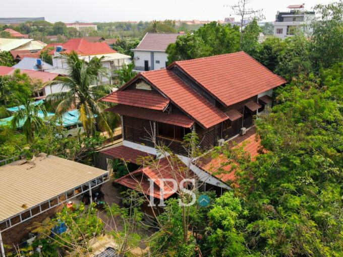 3 Bedroom Wooden House For Sale - Slor Kram