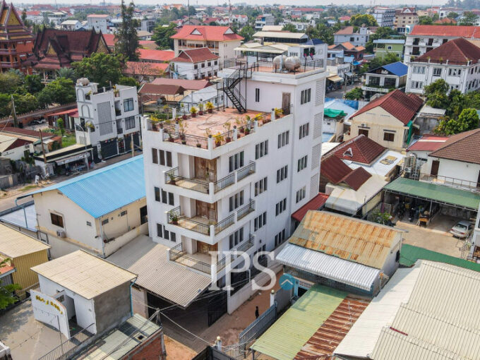 12 Bedroom Guesthouse For Rent - Sala Kamreuk