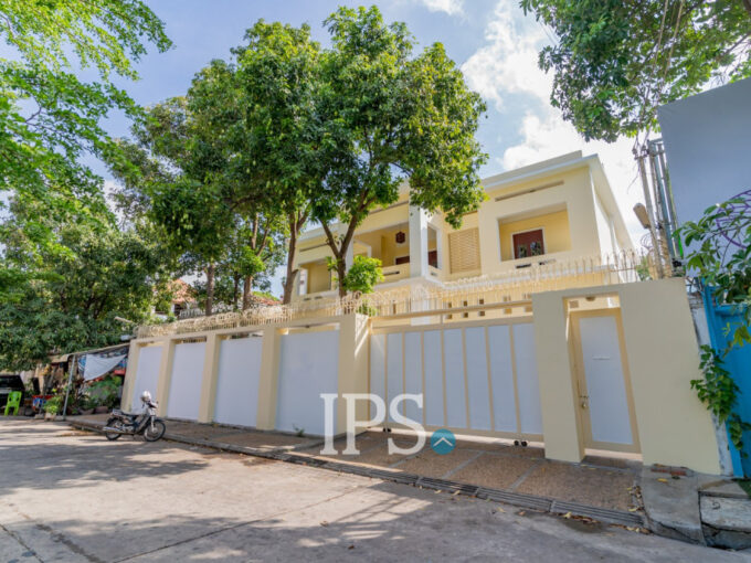 5 Bedroom Villa For Sale - Boeung Kak 1