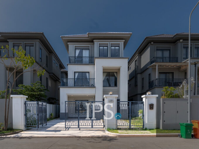 5 Bedroom Queen B ll Villa For Sale - Chip Mong Landmark 60m