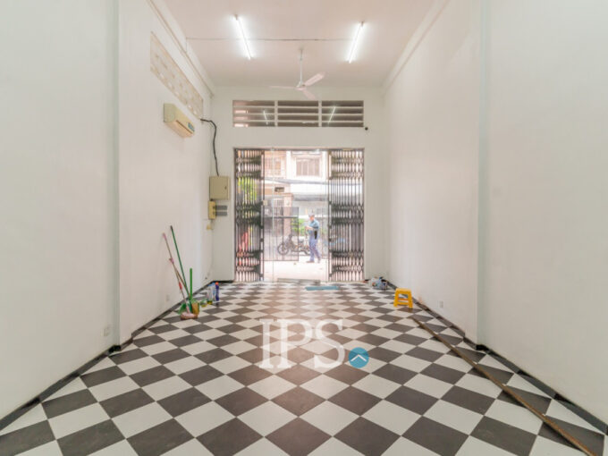 84 Sqm Shophouse For Rent - BKK1
