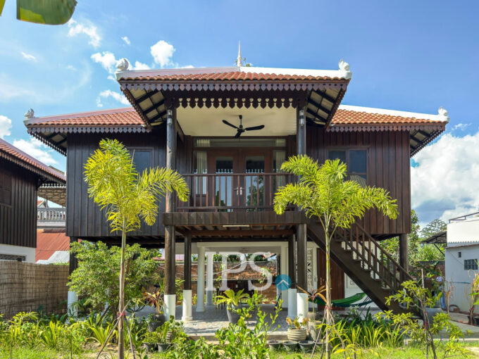 2 Bedroom Wooden House For Rent - Sala Kamreuk