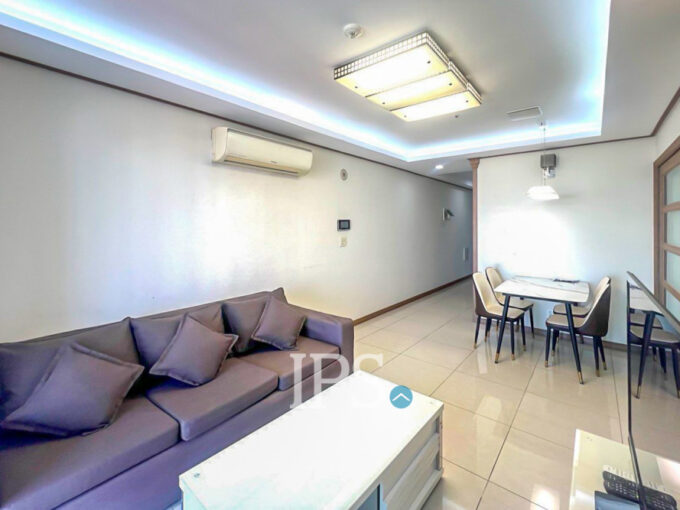 10th Floor 1 Bedroom Condo For Sale - De Castle Royal