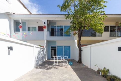 2 Bedroom Shophouse For Rent - Svay Dangkum