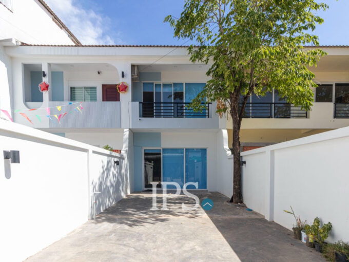 2 Bedroom Shophouse For Rent - Svay Dangkum