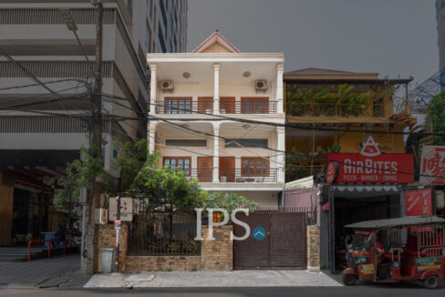 13 Bedroom Commercial Building For Rent - BKK1