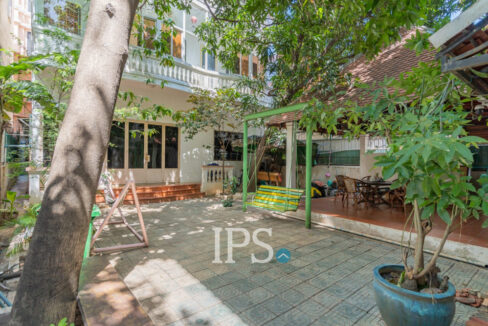 3 Bedroom Townhouse For Rent - Tonle Bassac