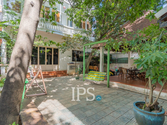 3 Bedroom Townhouse For Rent - Tonle Bassac