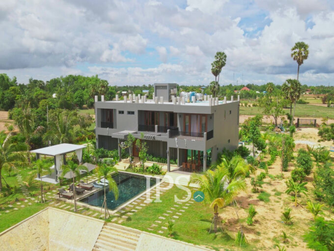 6 Bedroom Villa for Rent in  Sangkat Sambour