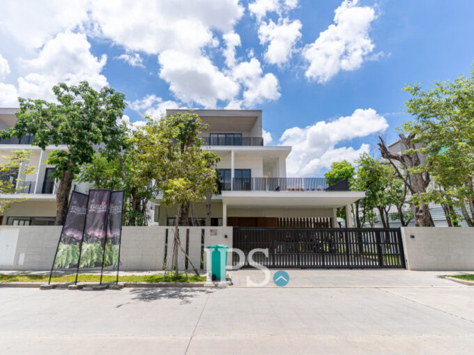 5 Bedroom Luxury Villa For Sale - Borey Chankiri