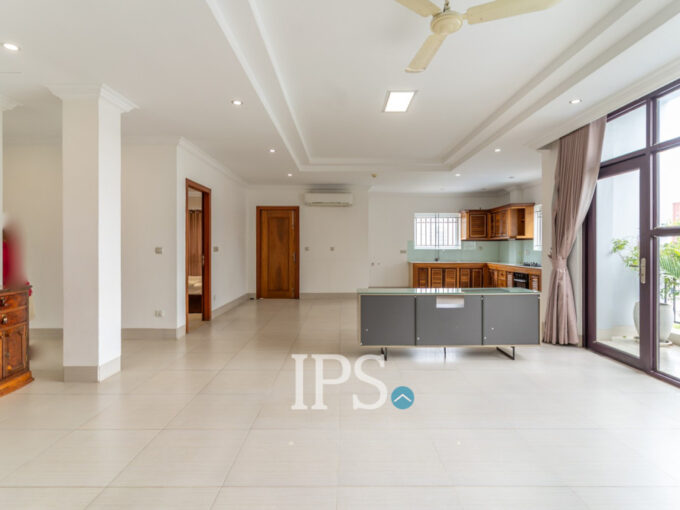 3 Bedroom Serviced Apartment For Rent - Boeung Trabek