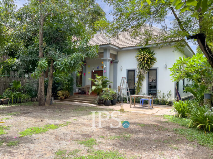 2  Bedroom House  For Rent - Sala Kamreuk