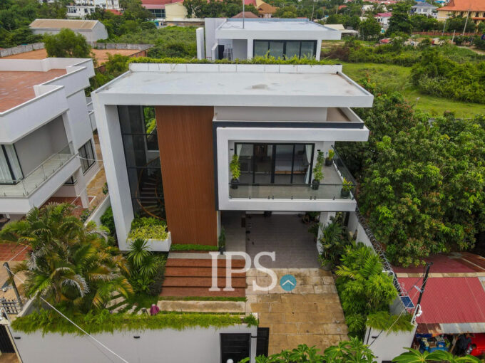 5 Bedroom Villa For Rent - Sala Kamreuk