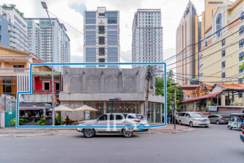 581 Sqm Corner Commercial Space For Rent - BKK1