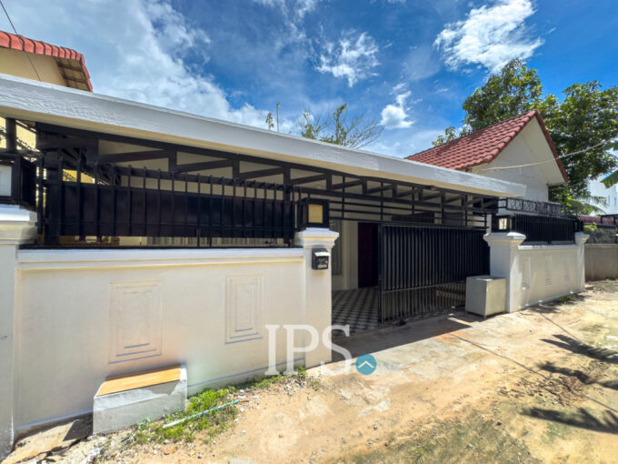 2 Bedroom House For Rent - Svay Dangkum