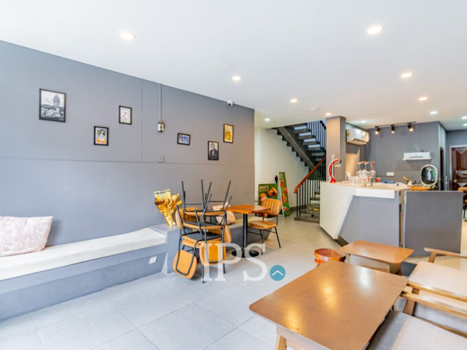 44 Sqm Retail Space For Rent - BKK1