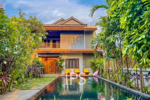 8 Bedroom Commercial Villa For Rent - Slor Kram