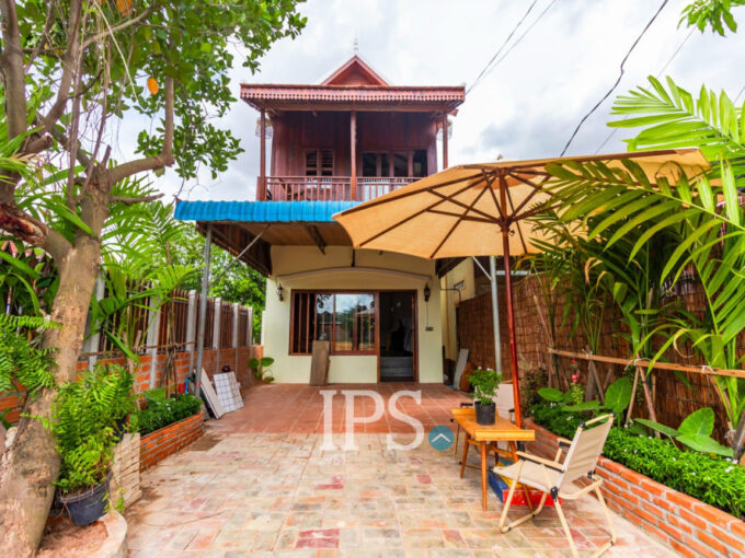 3 Bedroom Wooden Villa For Sale - Chreav