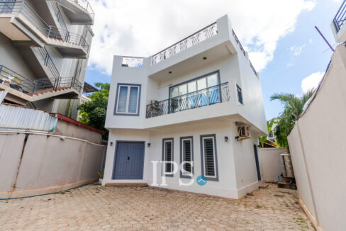 2 Bedroom Villa For Rent - Svay Dangkum