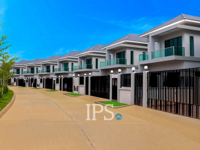 3 Bedroom Villa For Sale - Borey Tourism