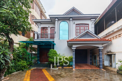 4 Bedroom House For Rent - Svay Dangkum