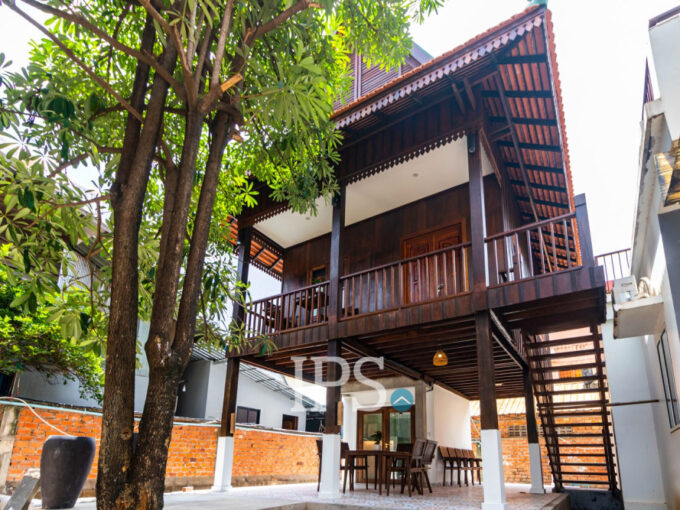 1 Bedroom Wooden House For Rent - Sala Kamreuk