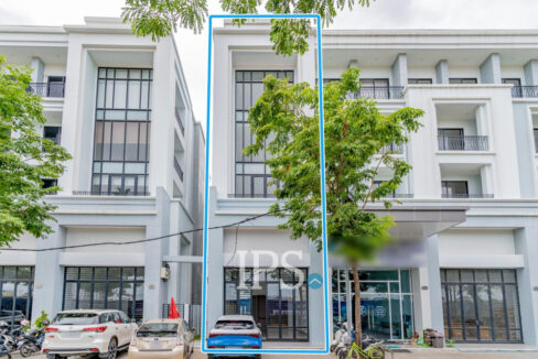 4 Bedroom Corner Shophouse For Rent - Borey Chip Mong 271