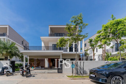 5 Bedroom Villa For Rent - Borey Chankiri