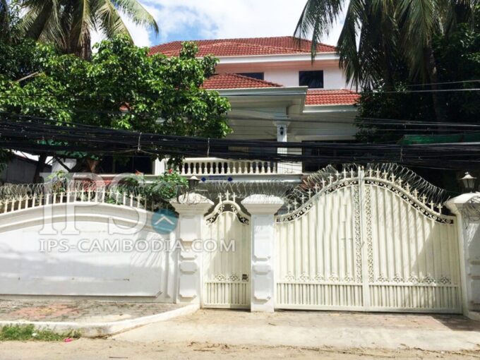 Six Bedroom Villa In BKK1 For Rent