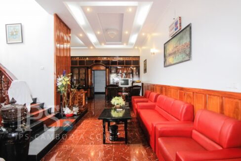 Villa For Rent in Phnom Penh - 6 Bedrooms