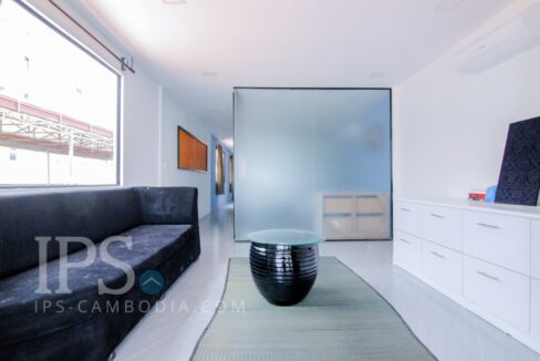 Lovely Two Bedrooms in BKK1 For Rent
