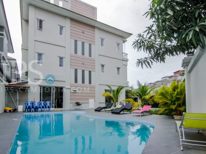 Townhouse for Rent in Chbar Ampov - Four Bedrooms