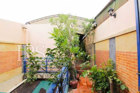 1612050847558734-ips-spacious-two-bedroom-apartment-for-sale-phnom-penh-1467106039-MG5139