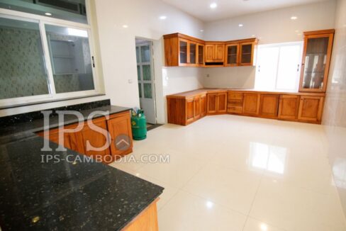 16121402018aceb1-ips-townhouse-for-rent-in-phnom-penh-tonle-bassac-five-bedrooms-1455873056-MG8346
