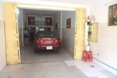 17022109222984c0-1-DSC00652-shop-front-apartment-in-bkk1