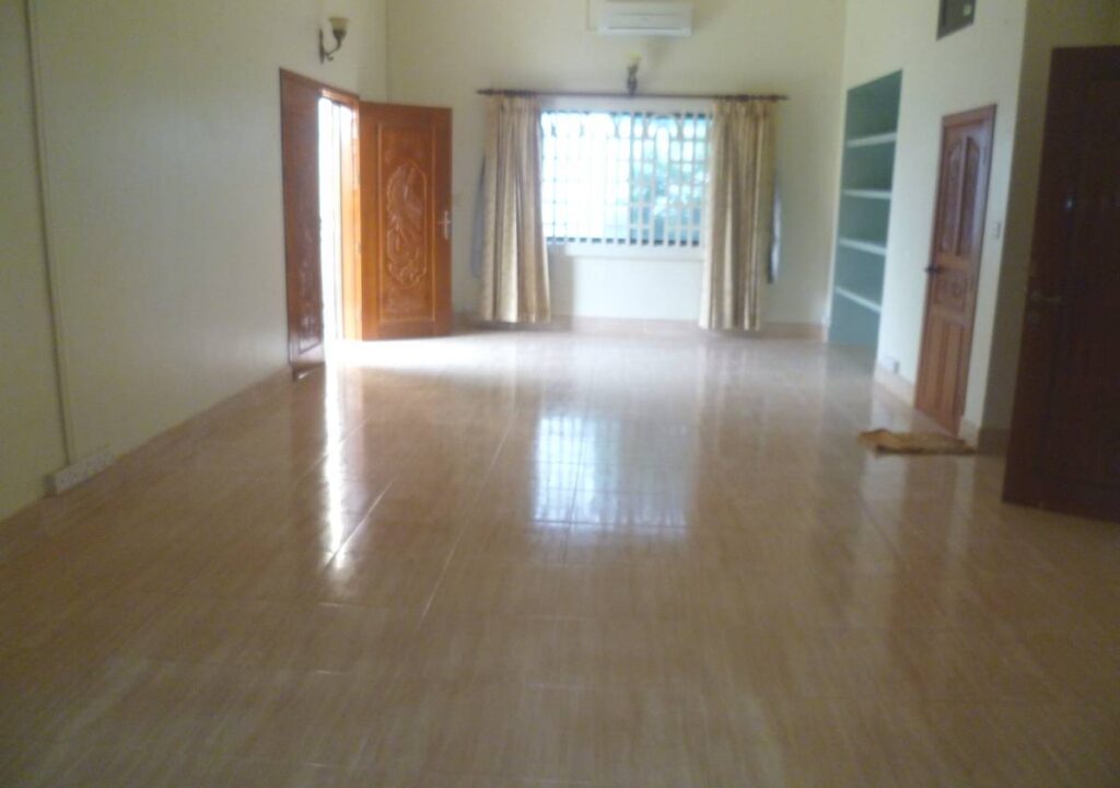 1705111429a0a19e-10-P1030036-4BedroomVillainPsarDoeumThkov