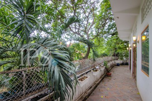 17051114350bfd3d-ips-apartment-for-rent-phnom-penh-two-bedrooms-in-daun-penh-1467866558-MG5484