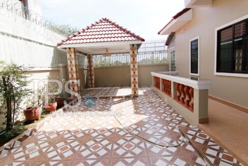 17051120072f7218-ips-villa-for-rent-in-phnom-penh-fourbedrooms-in-chroy-changvar-1456727346-MG8774