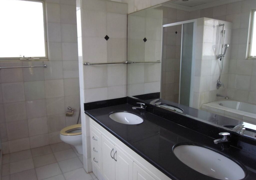 1705120109629d84-10-R0015346-4BedroomVillaInSenSok