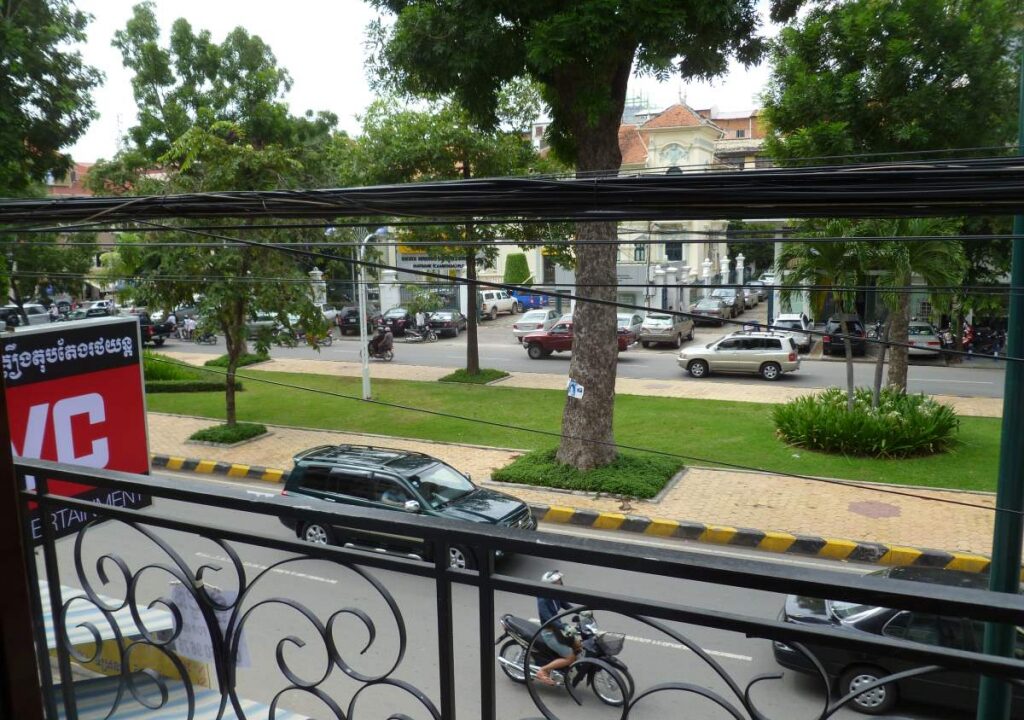 17051202105a558d-2-P1070390-2BedroomApartmentinDaunPenh