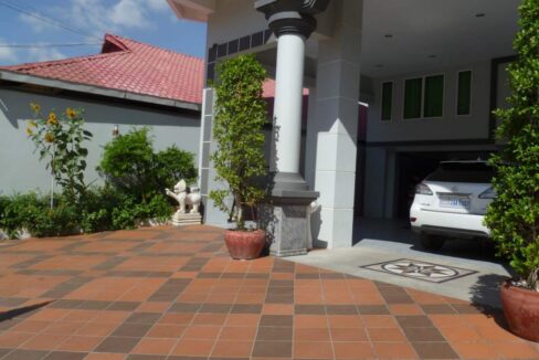 1705120301a1be6a-10-P1160454-2BedroomApartmentinToulKork