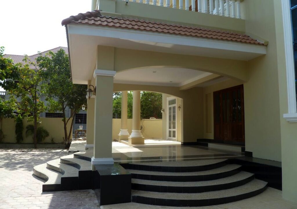 17051204060e97c5-1-P1110151-6BedroomVillainChroyChongva