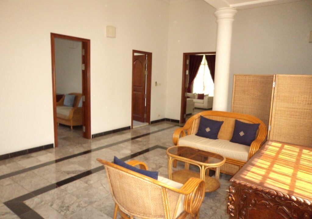 17051204106f3c68-10-DSC07846-7BedroomVillainDaunPenh